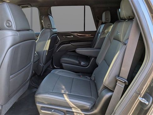Used 2021 Cadillac Escalade Luxury image 13