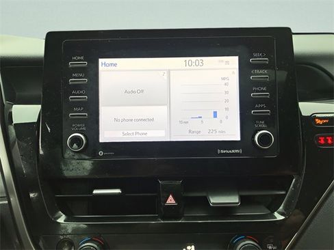 Used 2022 Toyota Camry SE image 16