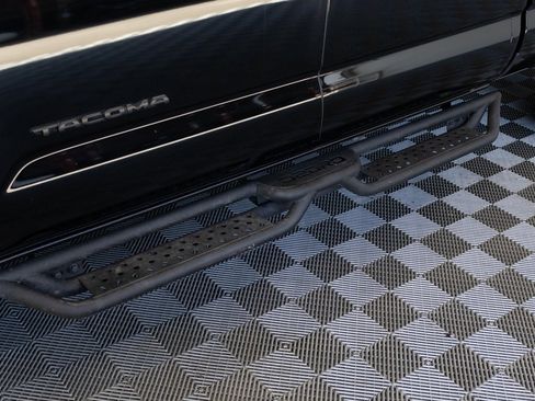 Used 2023 Toyota Tacoma TRD Sport image 10