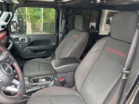 Used 2023 Jeep Wrangler Unlimited Rubicon w/ Cold Weather Group AWD/4WD image 3