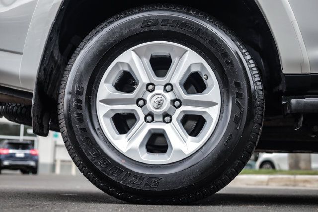 Used 2021 Toyota 4Runner SR5 Premium w/ Moonroof Package AWD/4WD image 8