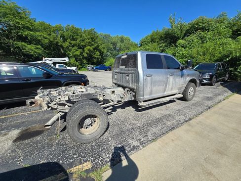 Used 2020 RAM 3500 Big Horn w/ Level 2 Equipment Group AWD/4WD image 8
