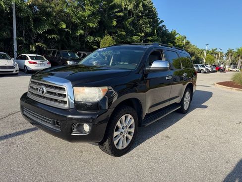 Used 2014 Toyota Sequoia Platinum RWD image 3