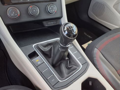 Used 2020 Volkswagen Jetta S image 19