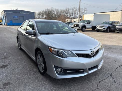 Used 2014 Toyota Camry SE image 3