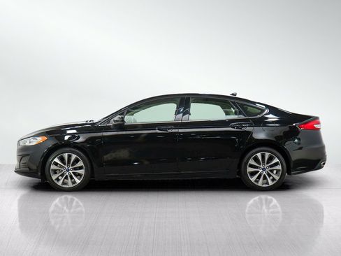 Used 2019 Ford Fusion SE AWD/4WD image 2