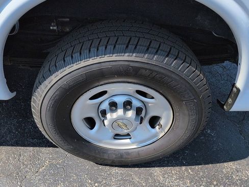 Used 2024 Chevrolet Express 3500 LS RWD image 10