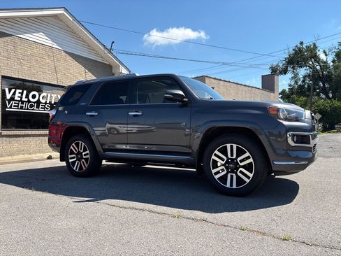 Used 2017 Toyota 4Runner Limited AWD/4WD image 8