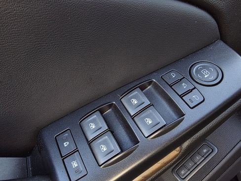 Used 2019 GMC Yukon Denali w/ Denali Ultimate Package image 12