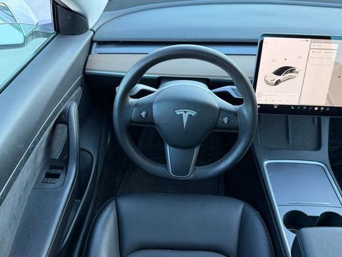 Used 2021 Tesla Model 3 Standard Range Plus image 8