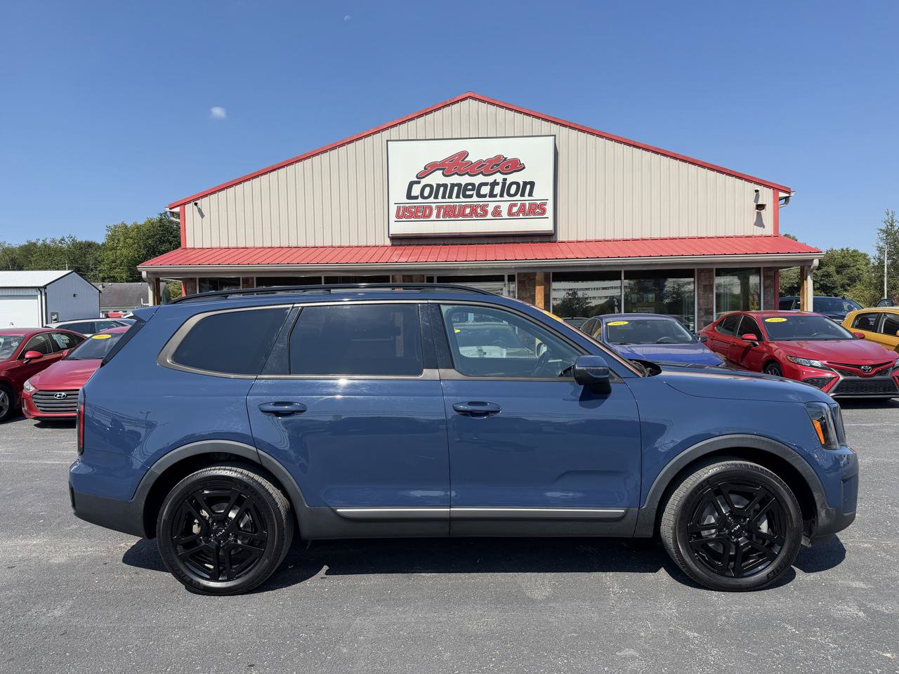 Used 2023 Kia Telluride EX X-Line AWD/4WD image 3