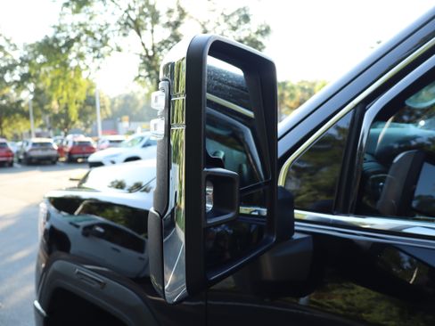 Used 2023 GMC Sierra 3500 Denali w/ Denali Black Diamond Edition AWD/4WD image 17