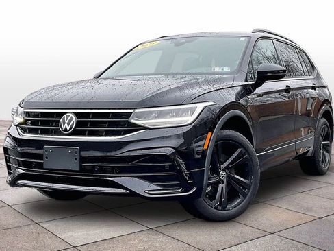Used 2023 Volkswagen Tiguan SE R-Line image 2
