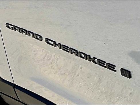 New 2025 Jeep Grand Cherokee L Limited w/ Black Appearance Package image 16