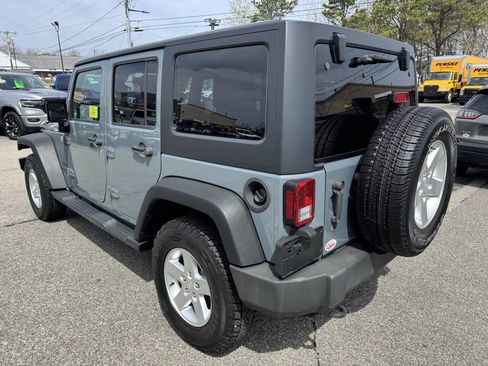 Used 2015 Jeep Wrangler Unlimited Sport w/ Quick Order Package 24S AWD/4WD image 8