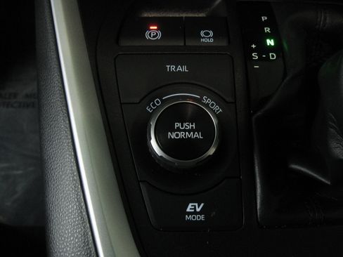 Used 2023 Toyota RAV4 AWD Hybrid image 17