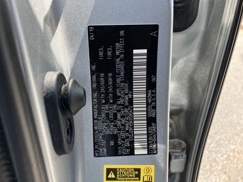 Used 2019 Toyota Highlander XLE AWD/4WD image 36