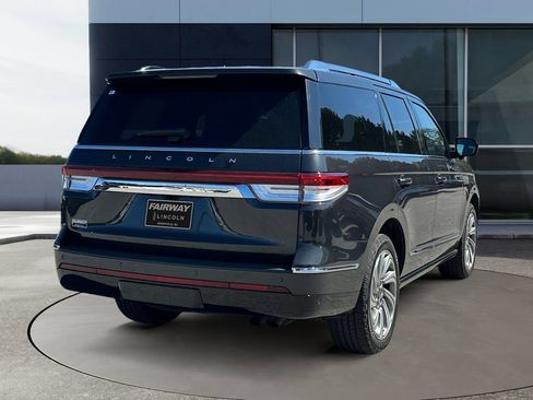 Used 2022 Lincoln Navigator Reserve AWD/4WD image 7