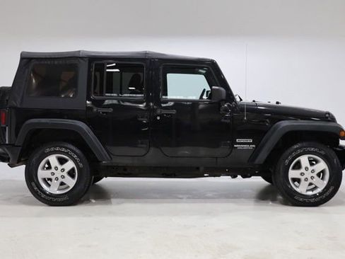 Used 2014 Jeep Wrangler Unlimited Sport w/ Quick Order Package 24S AWD/4WD image 9