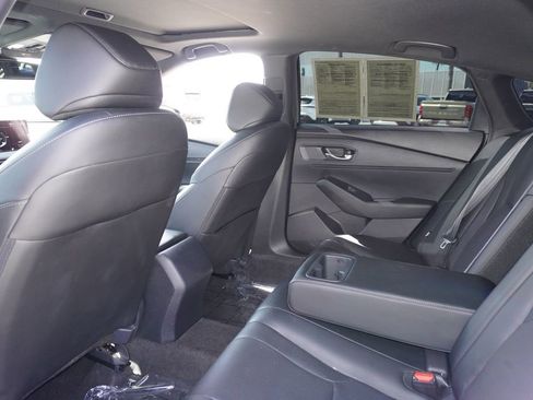 Used 2024 Honda Accord Sport image 8