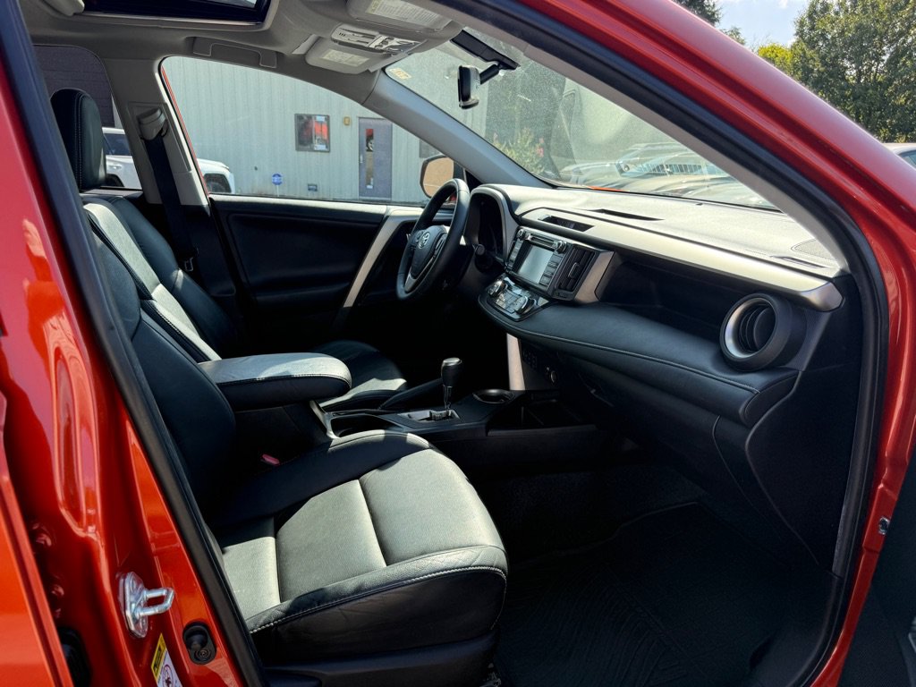 Used 2015 Toyota RAV4 Limited FWD image 16