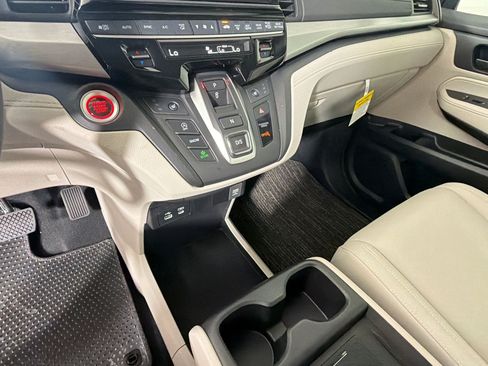New 2026 Honda Odyssey EX-L image 25