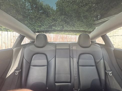 Used 2022 Tesla Model 3 Long Range AWD/4WD image 25