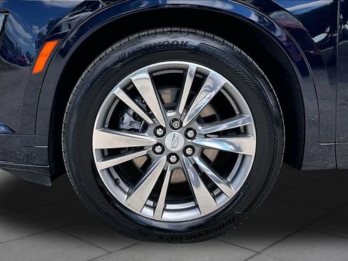 Used 2021 Cadillac XT6 Premium Luxury FWD image 11