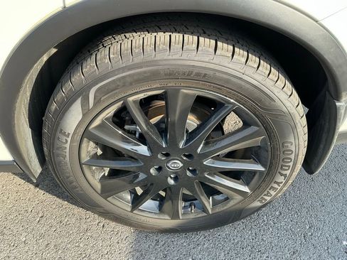 Used 2023 Nissan Murano SV w/ SV Midnight Edition Package image 11