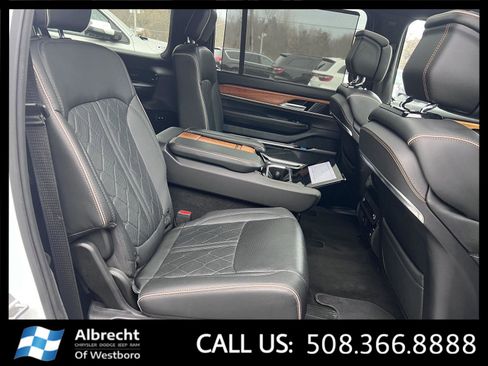 Used 2024 Jeep Grand Wagoneer L Series III AWD/4WD image 18