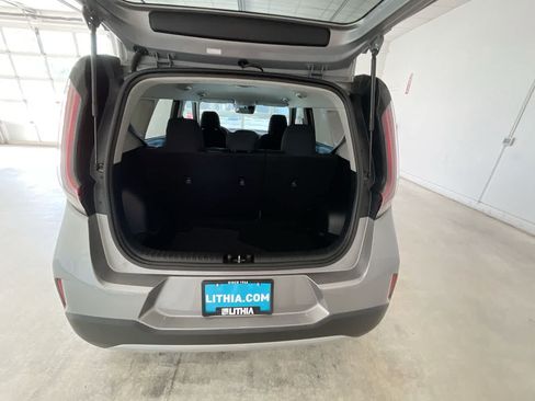 Used 2023 Kia Soul LX FWD image 22
