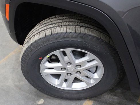 New 2025 Jeep Grand Cherokee Laredo image 41