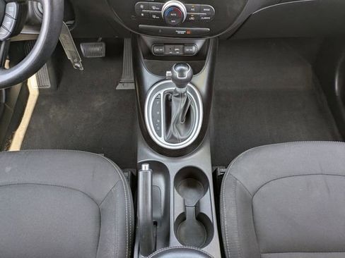 Used 2018 Kia Soul + FWD image 19