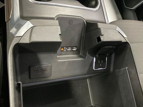 Used 2025 Chevrolet Silverado 3500 LT AWD/4WD image 28