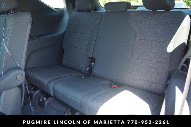 Used 2025 Chevrolet Traverse LT w/ Sun and Wheel Package FWD image 12