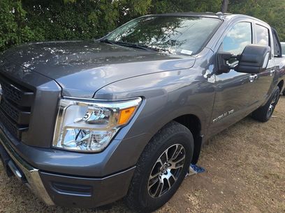 Used 2020 Nissan Titan SV w/ SV Convenience Package