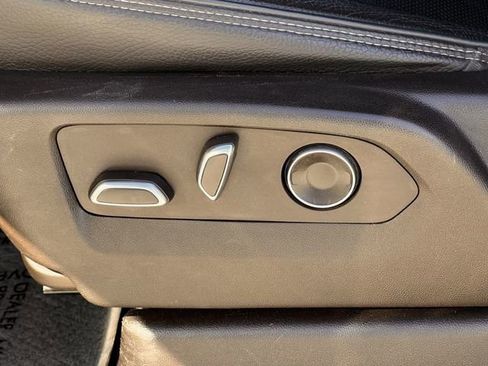 Used 2021 GMC Yukon Denali w/ Denali Premium Package image 27