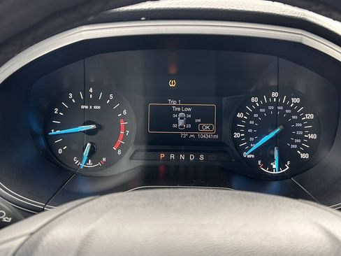 Used 2019 Ford Edge SE FWD image 3