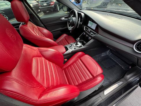 Used 2022 Alfa Romeo Giulia Veloce image 34