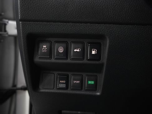 Used 2019 Nissan Rogue SV AWD/4WD image 26