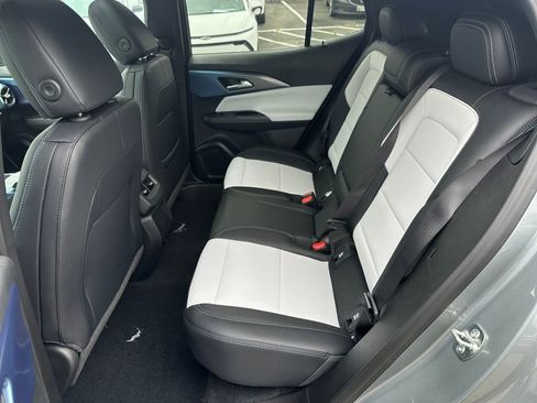 New 2026 Chevrolet Equinox EV LT image 18