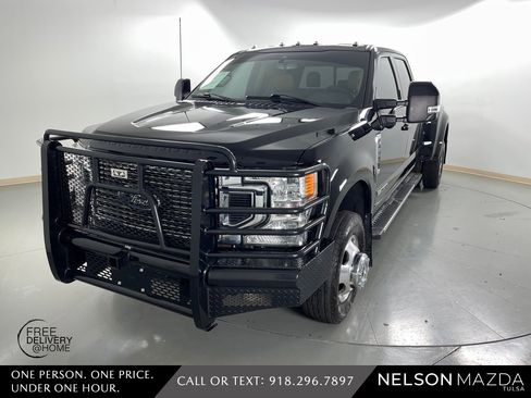 Used 2022 Ford F350 Lariat w/ Lariat Value Package image 1