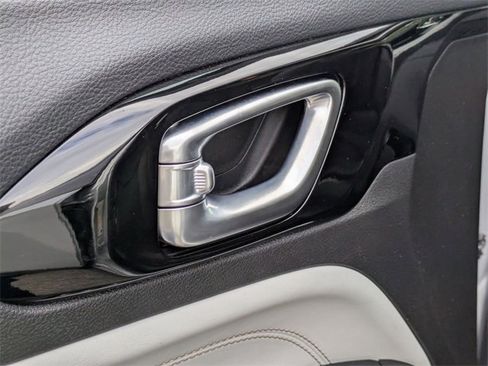 Used 2024 Jeep Compass Limited image 13