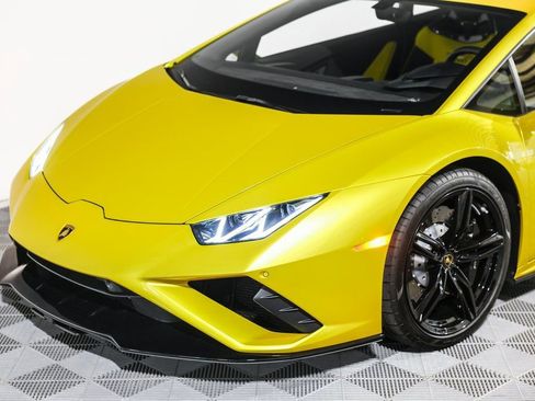 Used 2020 Lamborghini Huracan EVO image 19