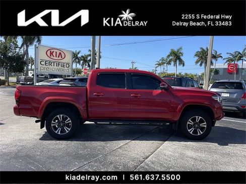Used 2019 Toyota Tacoma TRD Sport image 2