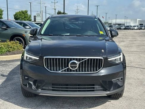 Used 2025 Volvo XC40 B5 Plus AWD/4WD image 2