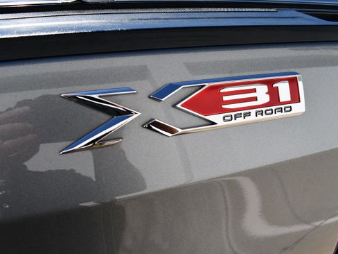 Used 2021 GMC Sierra 1500 SLT w/ X31 Off-Road Package image 7