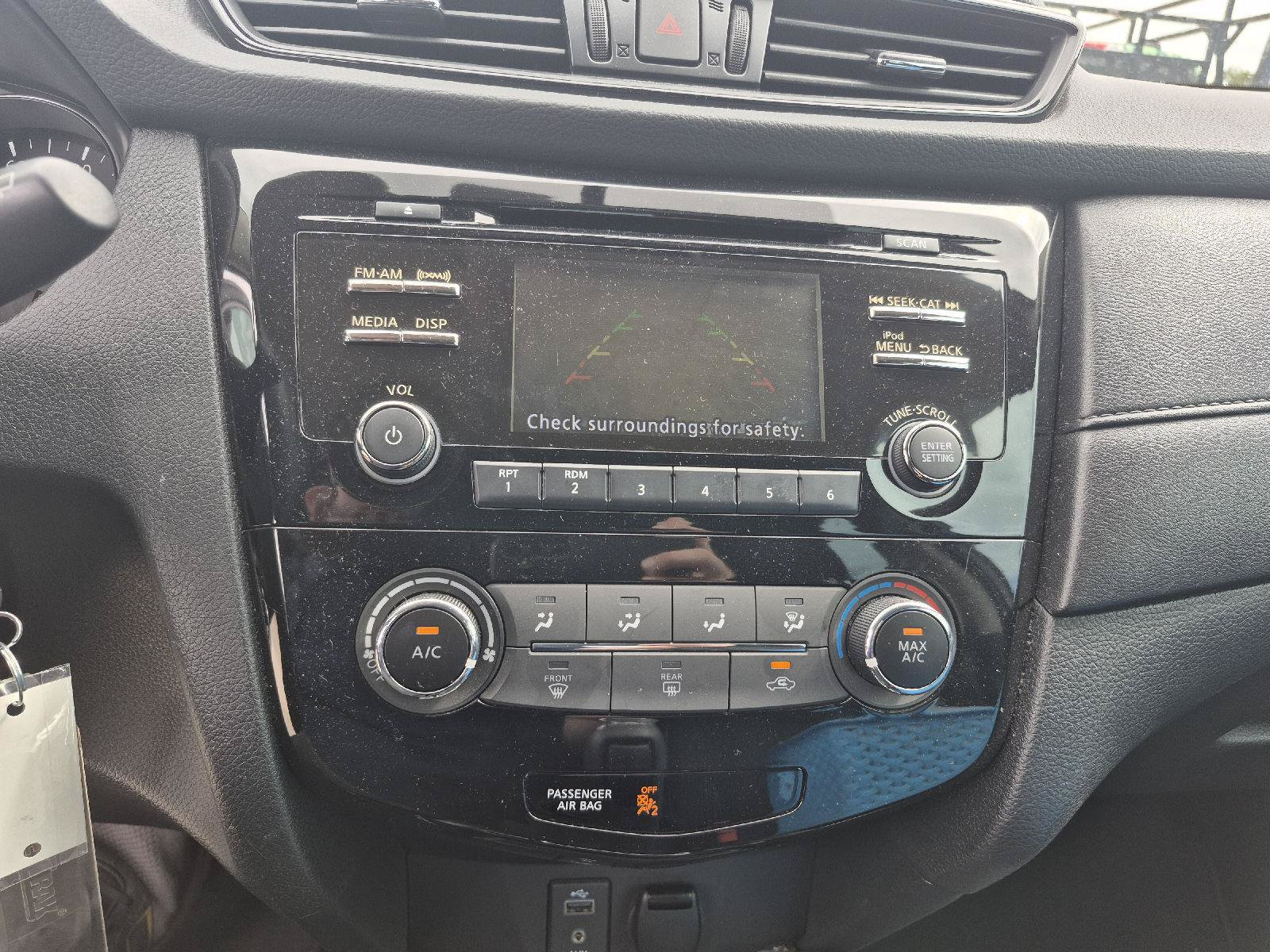 Used 2017 Nissan Rogue S FWD image 4