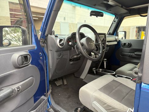 Used 2009 Jeep Wrangler X AWD/4WD image 10