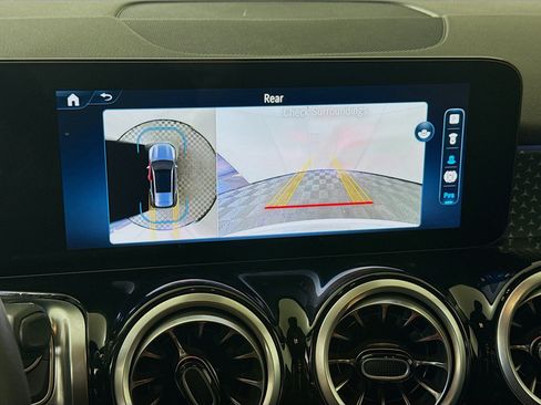 Used 2025 Mercedes-Benz GLB 250 image 19